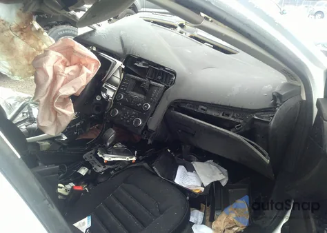 2014 Ford Fusion Hybrid Se z USA, uszkodzony, nr VIN 3FA6P0LU5ER247550